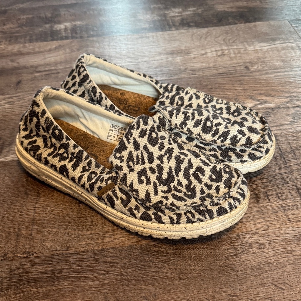 Hey Dude Women's Leopard Print Shoes - Picture 8 of 8